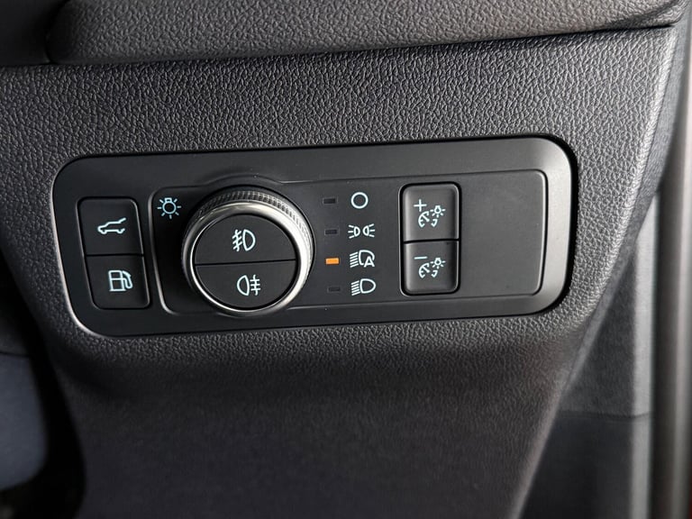 2023 Ford Kuga 2.5 Duratec 14.4kWh ST-Line X Edition CVT Euro 6 (s/s) 5dr HATCHBACK Petrol/Electr...