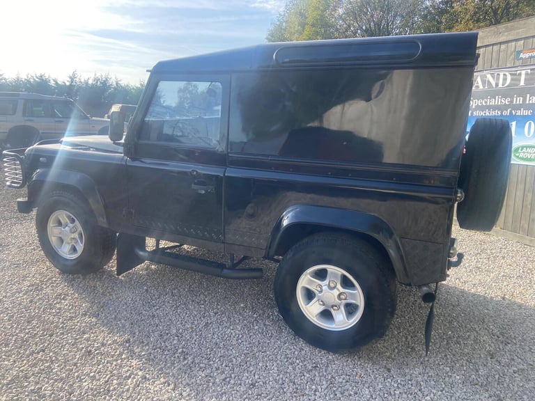  Land Rover Defender 90 2.5 TDi County Station Wagon 3dr Diesel Manual (111 bhp) Diesel Manual