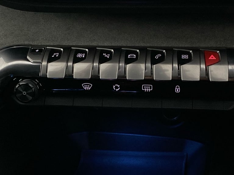 2024 Peugeot 3008 1.6 Hybrid 225 GT 5dr e-EAT8 Crossover/SUV PETROL/ELECTRIC Automatic