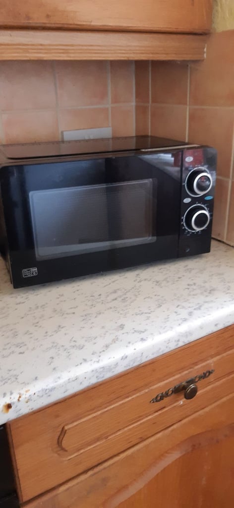 image for Black microwave oven