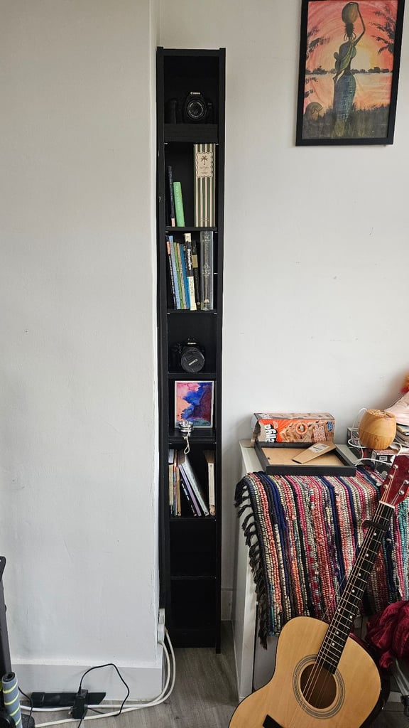 Bookshelf Narrow VGC