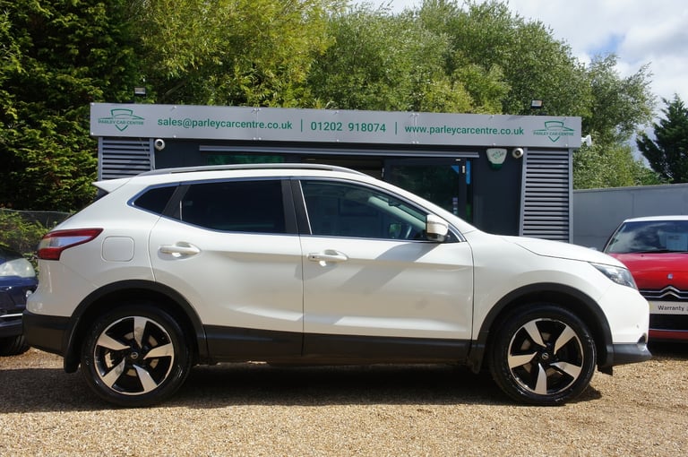 2015 Nissan Qashqai 1.6 dCi N-Tec+ 5dr HATCHBACK Diesel Manual