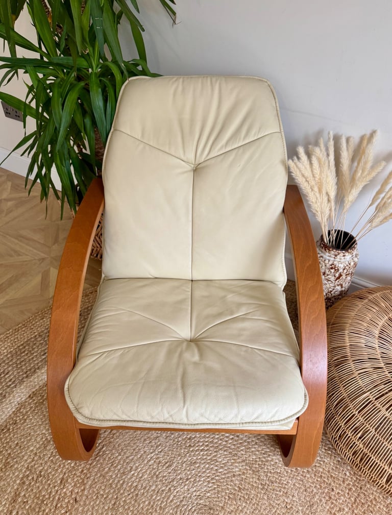 Vintage late 20th century leather Scandinavian bentwood cantilever lounge armchair 