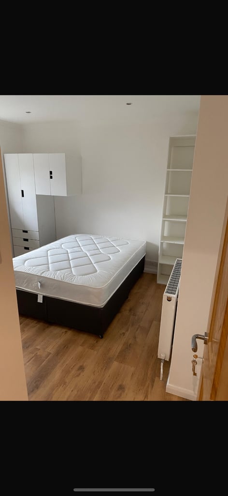 Double room to let 