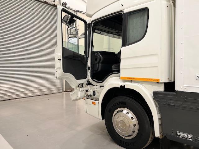 Scania P94 220 4x2 Sleeper Cab Box Van Manual