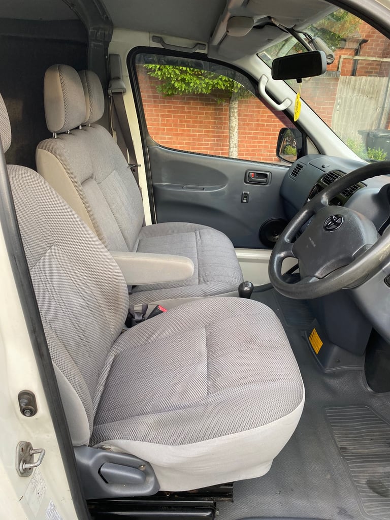 2009 Toyota Hiace 280 D-4D SWB 120bhp **FSH, NEW MOT**