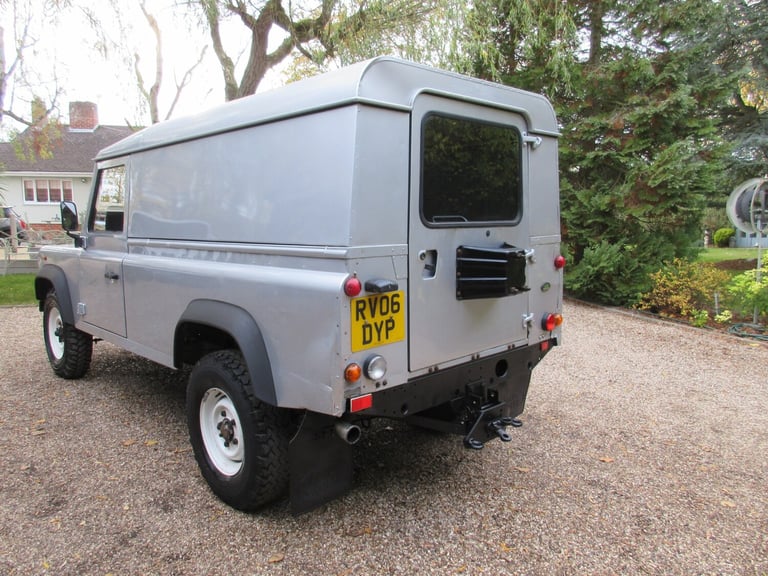 2006 Land Rover Defender TD5 110 2.5 COUNTY HARD TOP UTILITY VEHICLE 120PS-2006-ONLY 36,000 MILES...