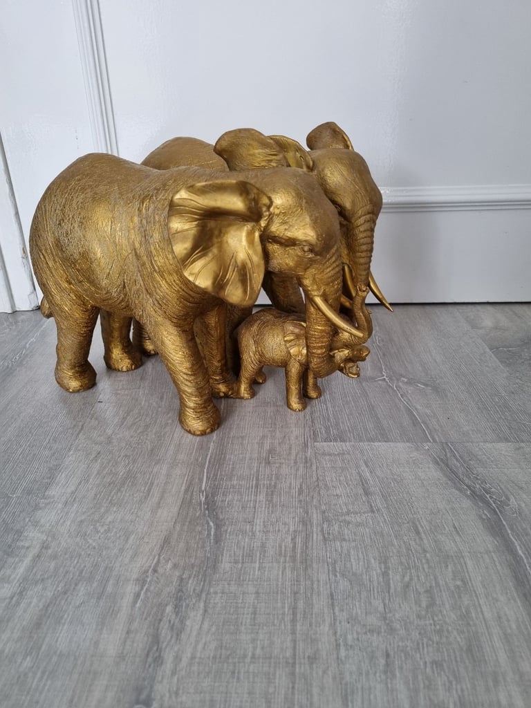 African elephant 30cm 20cm 