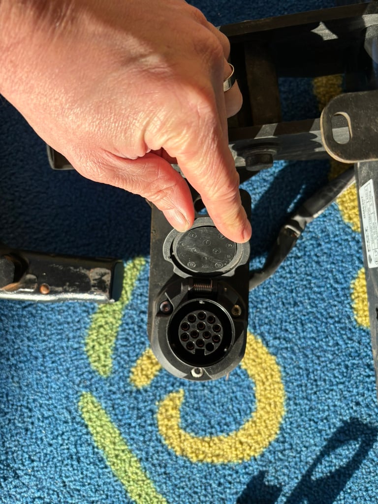 Bmw removable tow bar