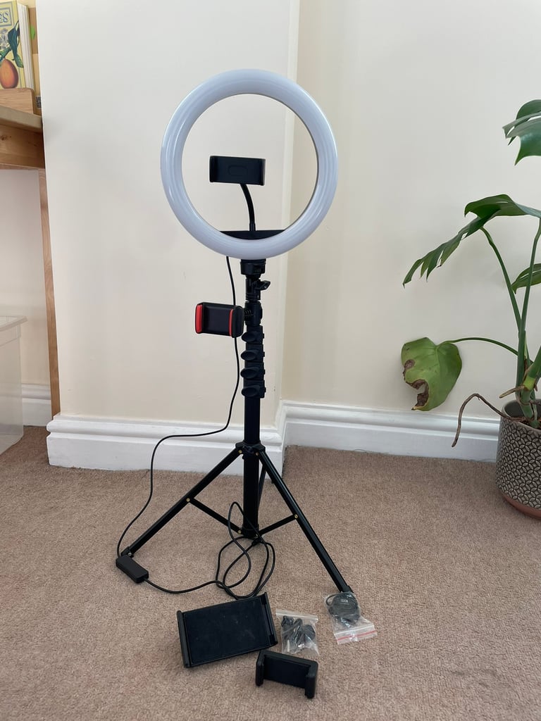 Ring light with tripod stand & remote