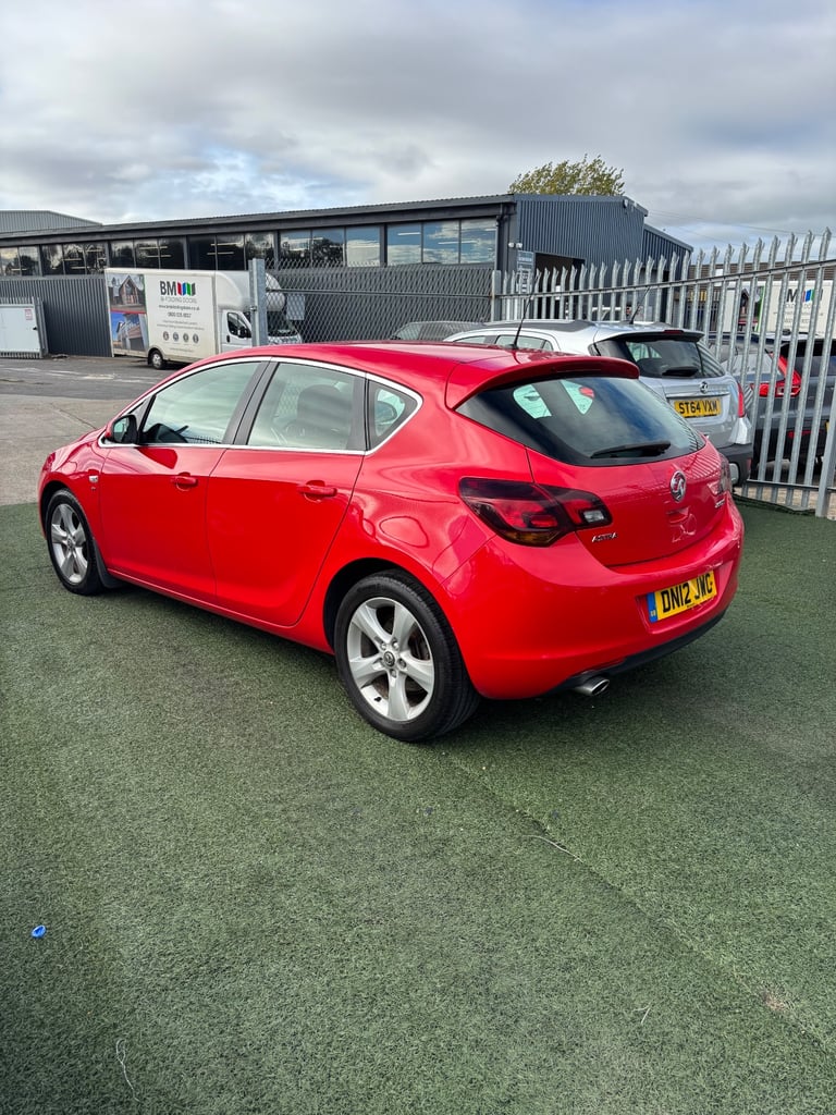 Vauxhall, ASTRA, Hatchback, 2012, Manual, 1956 (cc), 5 doors