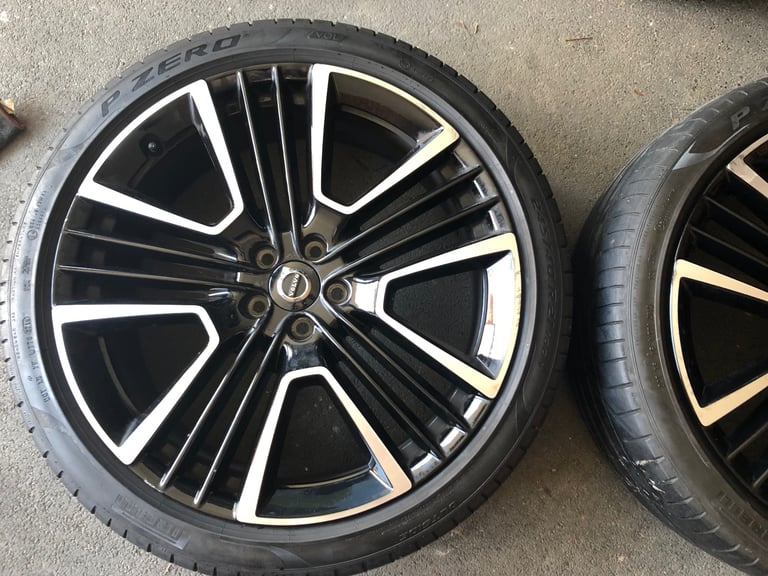 Volvo XC40 21&quot; 5-Triple Open Spoke Black Diamond Cut 