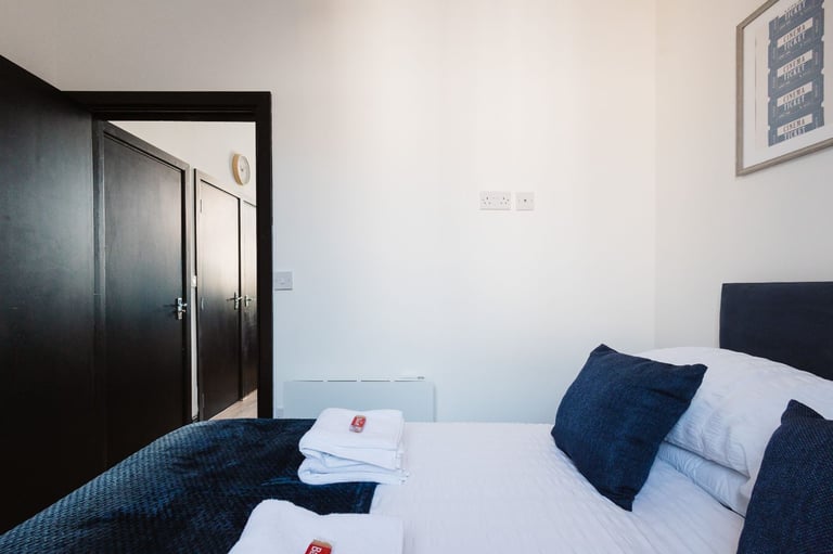 Short Term Let in Warrington | Town Centre | Parking