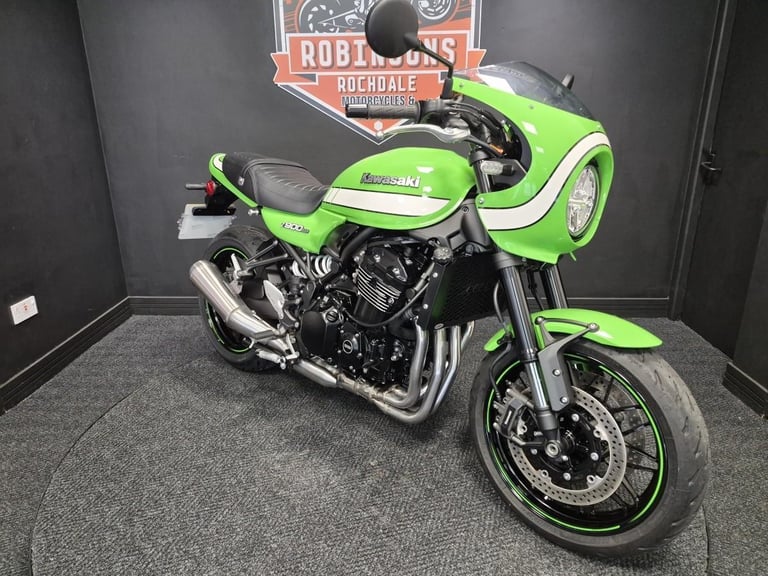 Kawasaki Z900 RS cafe 2514 miles nice extras
