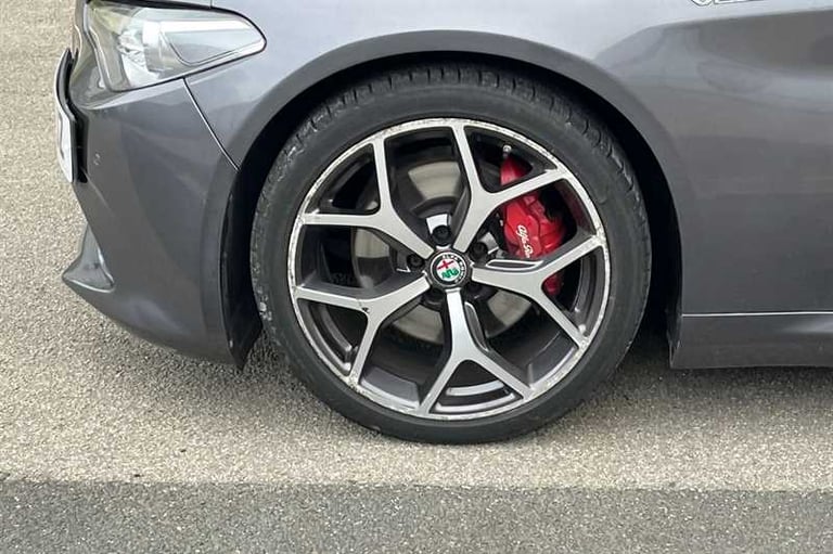 2019 Alfa Romeo Giulia 2.0 TB 280 Veloce 4dr Auto SALOON PETROL Automatic