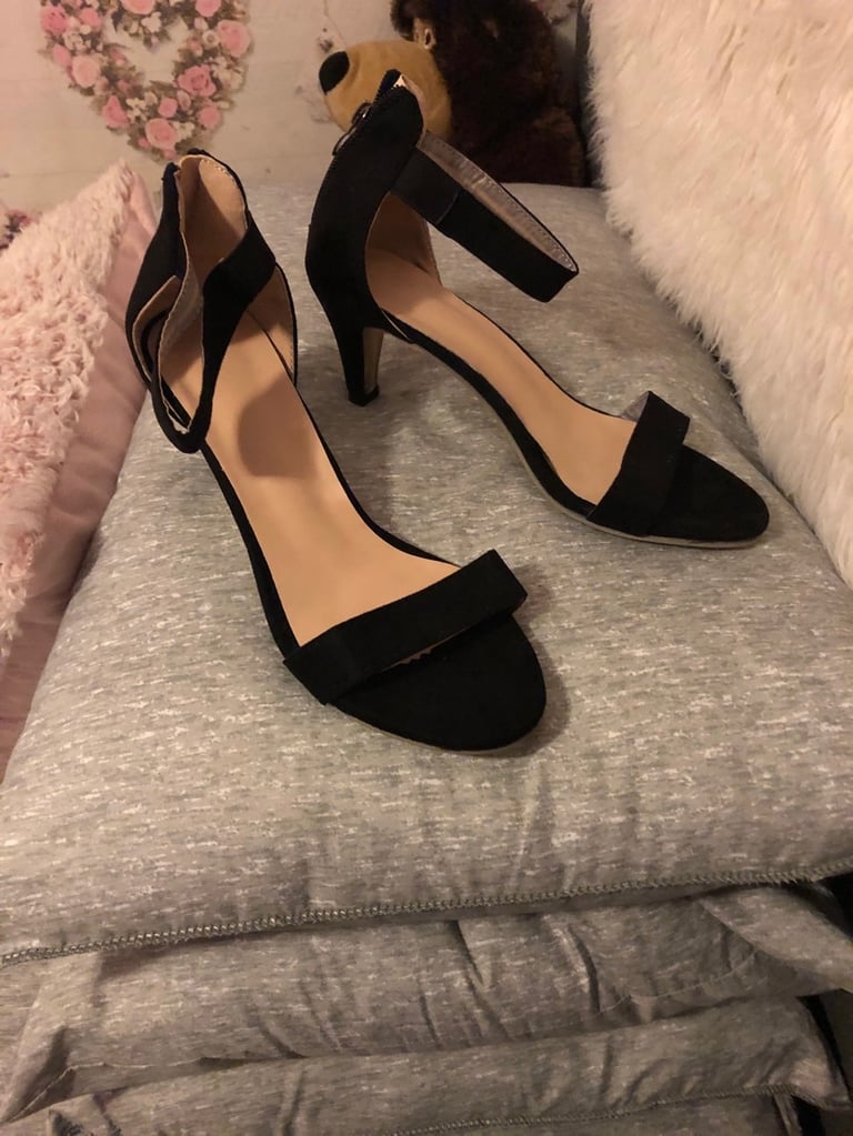 image for Brand new sandals 