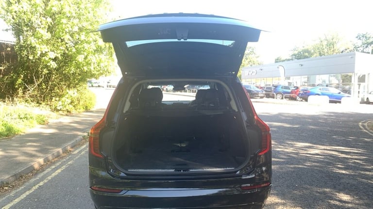 2025 Volvo XC90 Ultra, T8 AWD Plug-in hybrid, Electric/Petrol, Dark, 7 Seats Estate Petrol Parall...