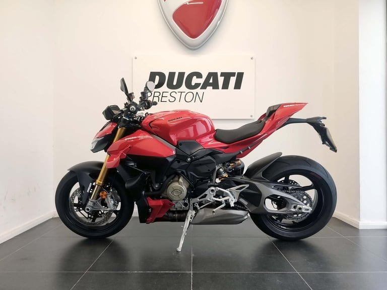 2025 Ducati Streetfighter V4S Ex-Demo Red 1,470 Miles | £325 Dep & £325 pcm