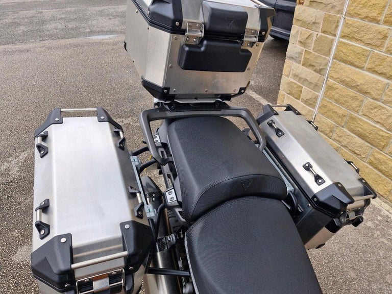 2020 Triumph Tiger 1200 SE Alpine Edition Full Expedition luggage Engine bars