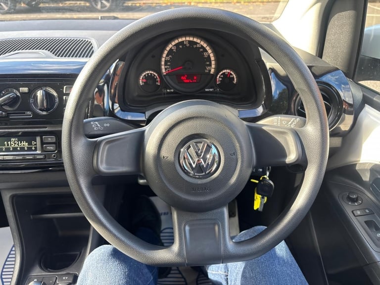 VOLKSWAGEN UP 1.0 Move up! 2014