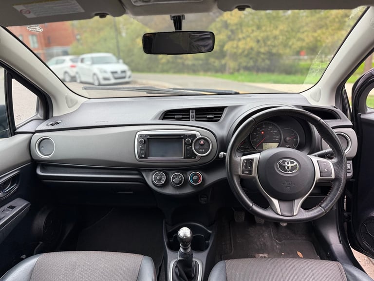 Toyota, YARIS, Hatchback, 2012, Manual, 1329 (cc), 5 doors