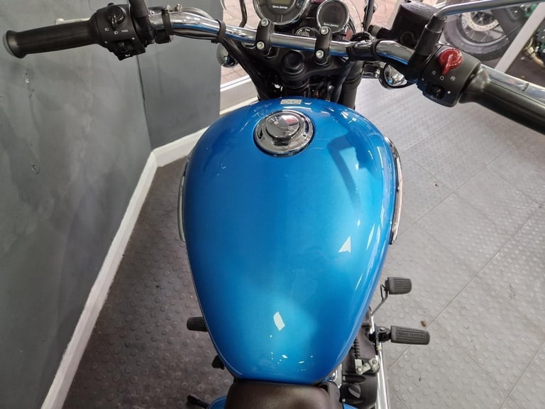 Royal Enfield METEOR 350 SUPERNOVA