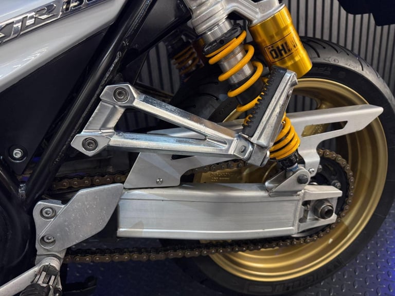 2009 Yamaha XJR1300 09