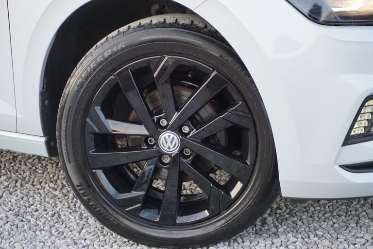 2019 Volkswagen Polo 1.0 EVO Beats  *STUNNING COLOUR COMBINATION FSH IMMACULATE* HATCHBACK Petrol...