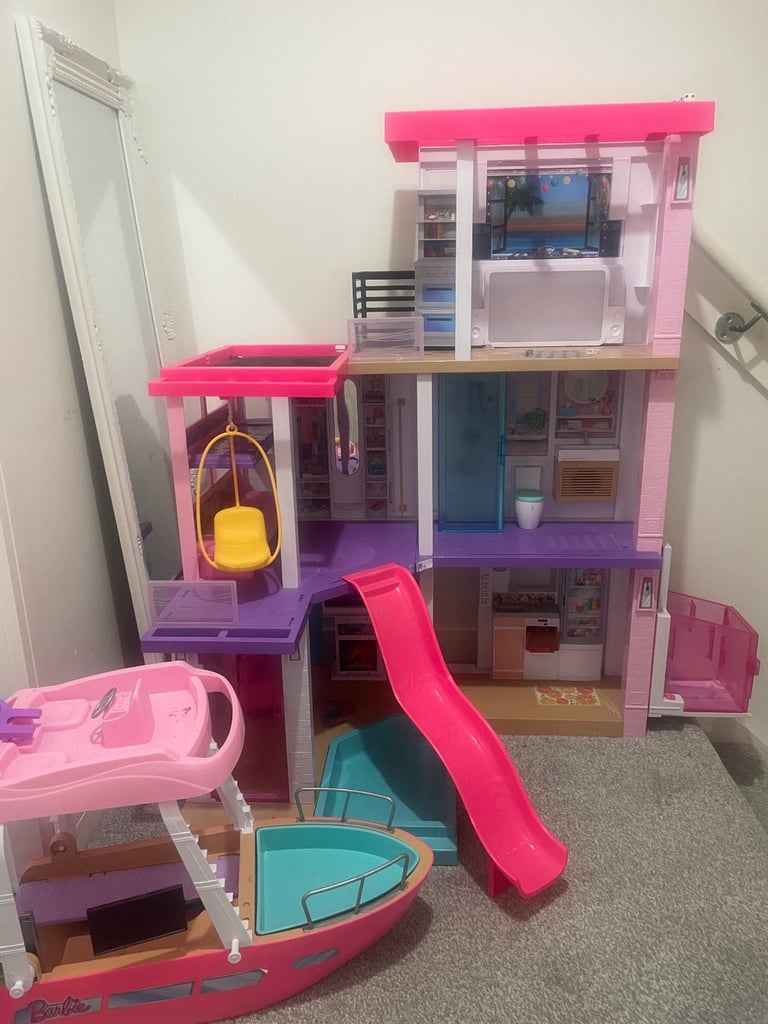 Barbie dream house 