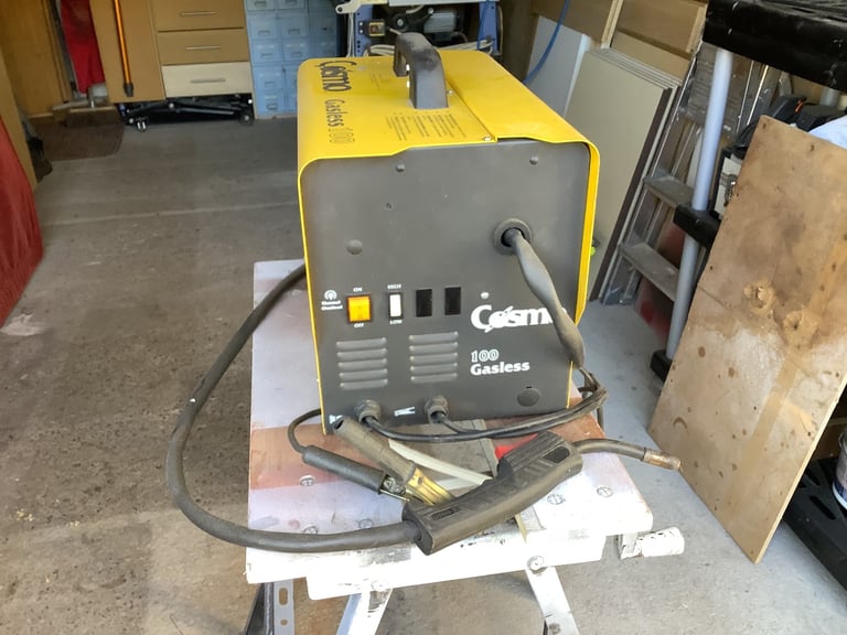 image for COSMO 100 GASLESS MIG WELDER 