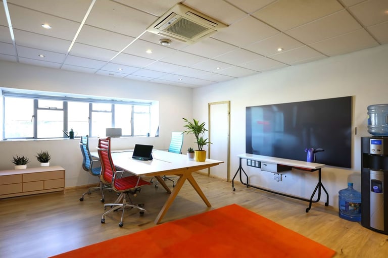 Office | Creative Space | Beauty Room | Workspace | Artist Studio | Desk In Hackney East London E9