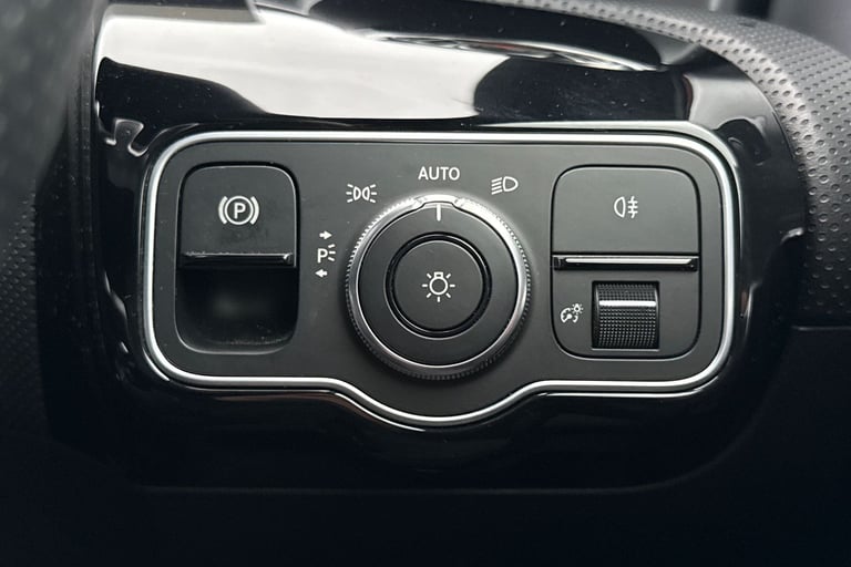 2019 Mercedes-Benz A-Class 1.3 A200 AMG Line (Premium) 7G-DCT Euro 6 (s/s) 5dr Hatchback PETROL A...