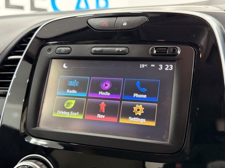 2018 Renault Captur 0.9 TCe ENERGY Iconic SUV 5dr Petrol Manual Euro 6 (s/s) (90 ps) HATCHBACK Pe...