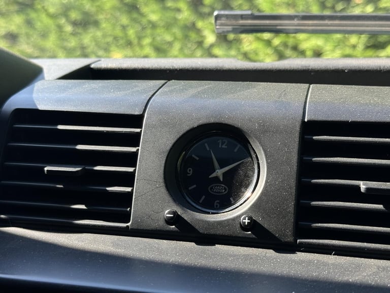 2010 Land Rover Defender 90 2.4 TDCi Hard Top SUV 3dr Diesel Manual 4WD SWB Euro 4 (122 bhp) SUV ...