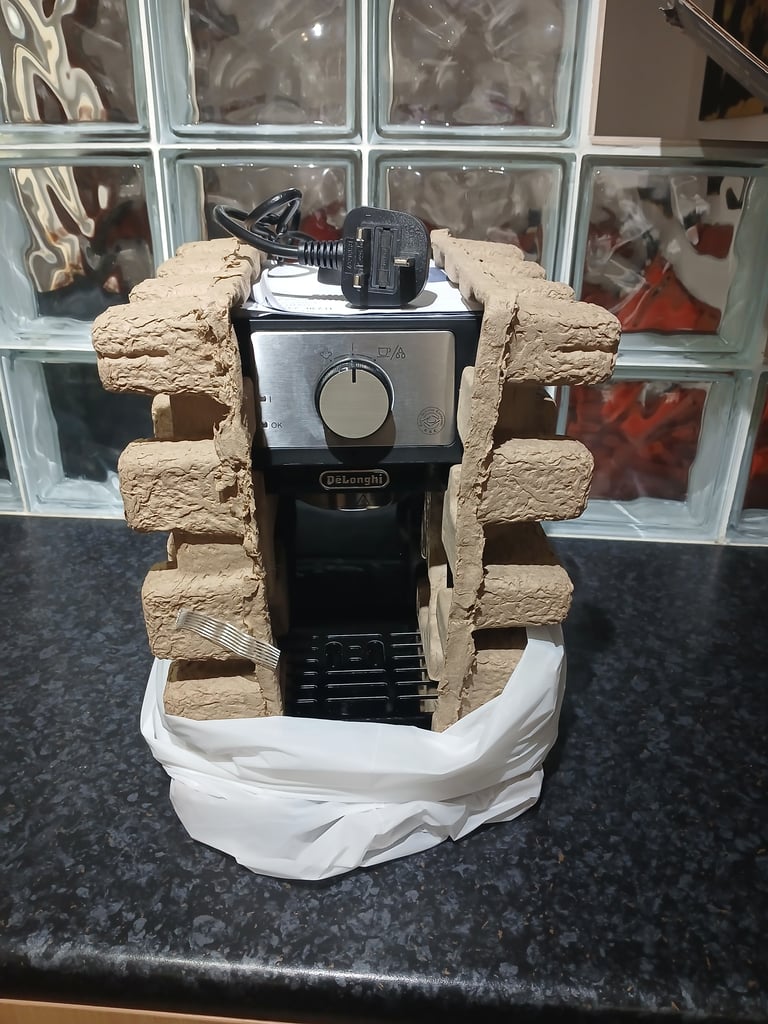 Nearly new Delonghi Coffee/ Cappuccino machine