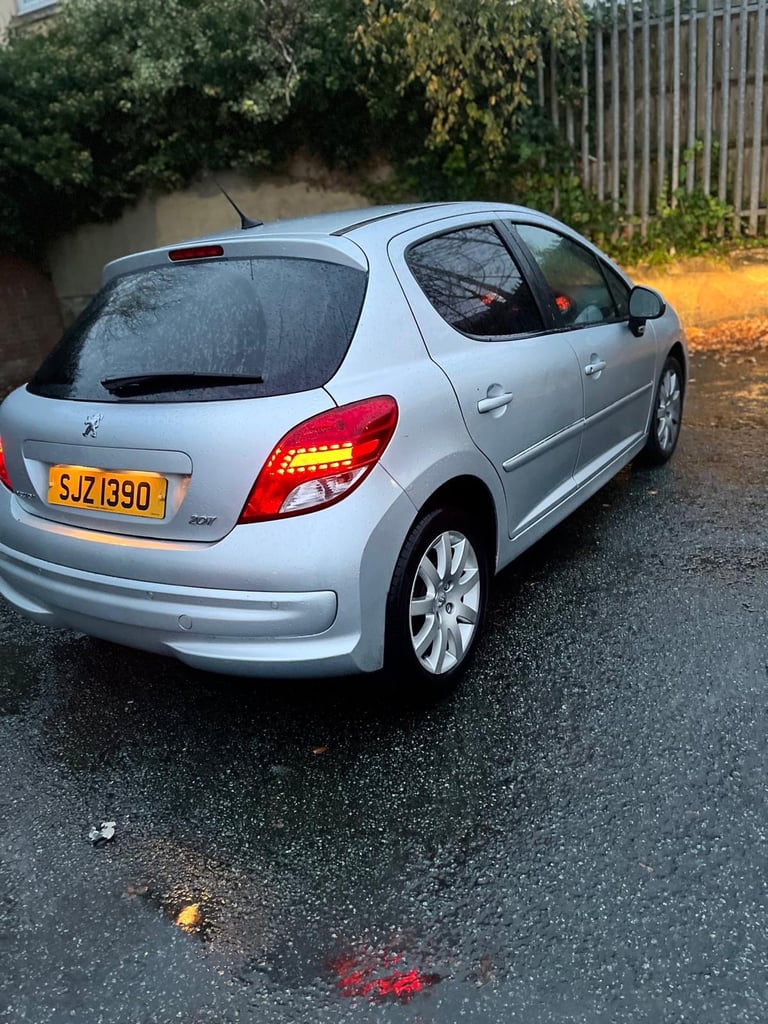 Peugeot, 207, Hatchback, 2010, Manual, 1560 (cc), 5 doors