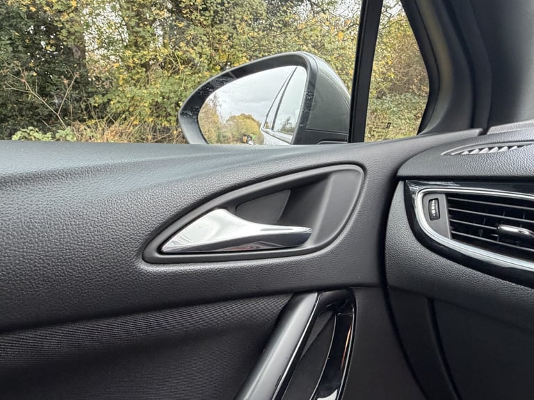 VAUXHALL ASTRA 1.4 i Turbo SRi 2017