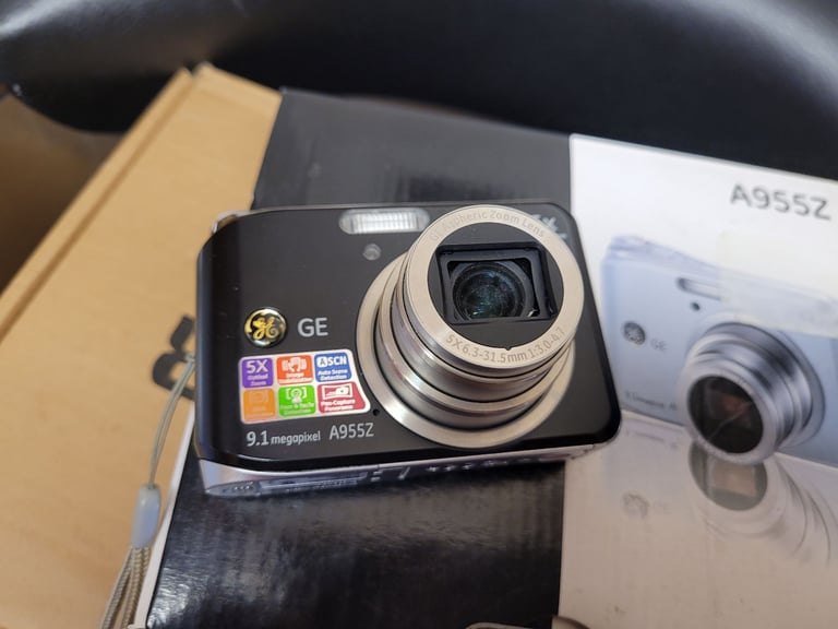 GE A955Z Digital Camera 
