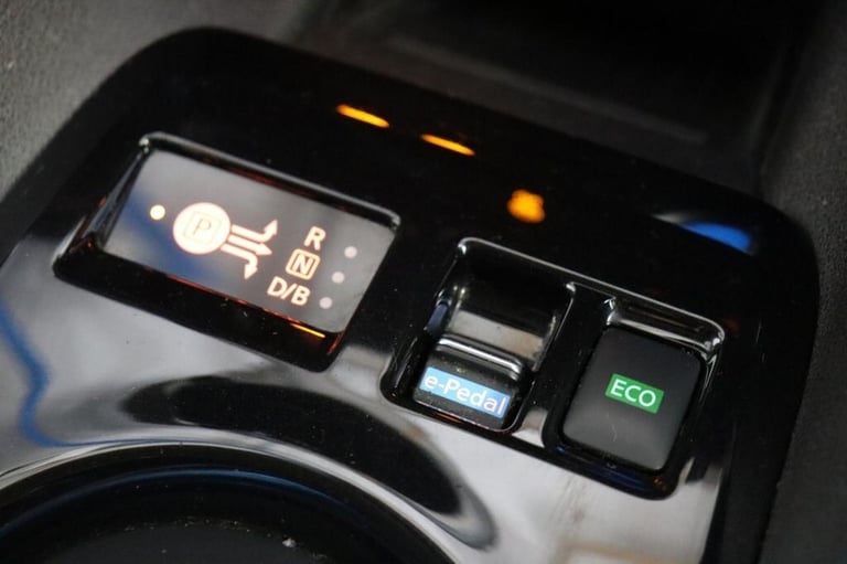 2021 Nissan Leaf 40kWh N-Connecta 5dr Auto (SAT NAV, HEATED SEATS) Hatchback ELECTRIC Automatic
