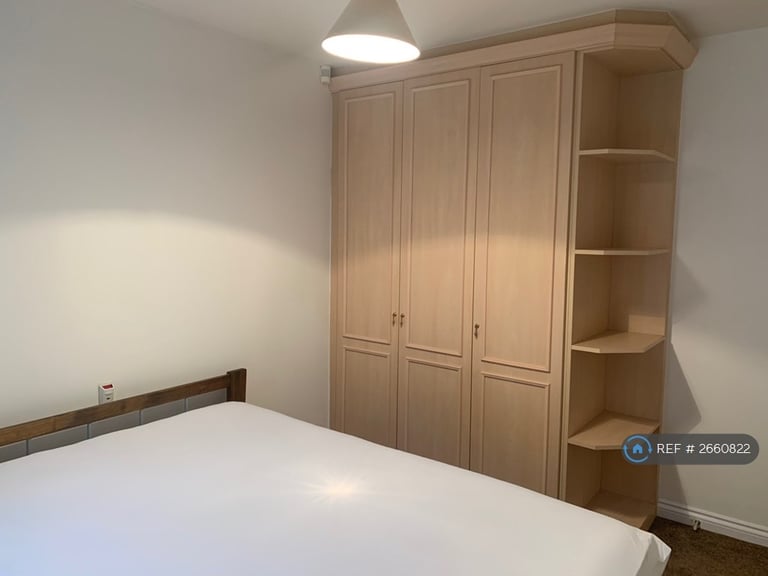 2 bedroom flat in Tavistock Close, Leeds, LS12 (2 bed) (#2660822)