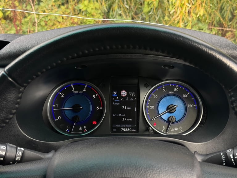 2018 Toyota Hilux 2.4 D-4D Invincible Auto 4WD Euro 6 (s/s) 4dr (TSS) PICK UP Diesel Automatic
