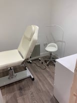 Beauty room/Salon chair / Nail bar to Rent 