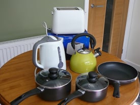 Saucepan, kettle and toaster bundle