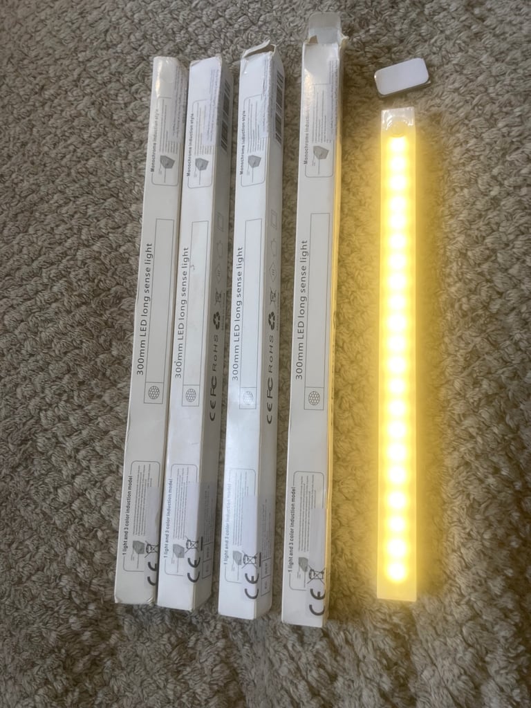 4 under cabinet LED lights dimmable and with motion sensor, rechargeable 