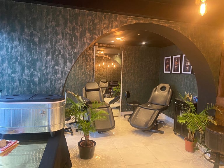 Great city location for this shop unit - perfect for a beauty salon