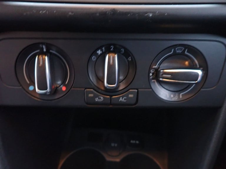 2013 13 VOLKSWAGEN POLO 1.2 MATCH EDITION HATCHBACK 5DR PETROL MANUAL EURO 5 (70