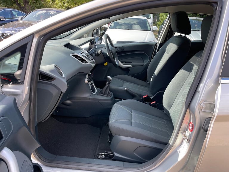 FORD FIESTA 1.4 Zetec 5dr 2011