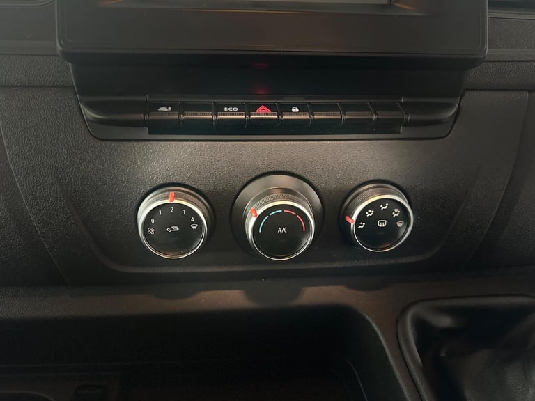 2022 Renault Master 2.3 dCi 35 Business+ FWD LWB Medium Roof Euro 6 4dr PANEL VAN Diesel Manual