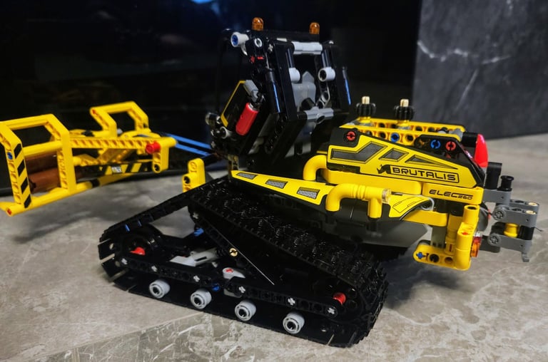 Lego Technic Tracked Loader (model no 42094)