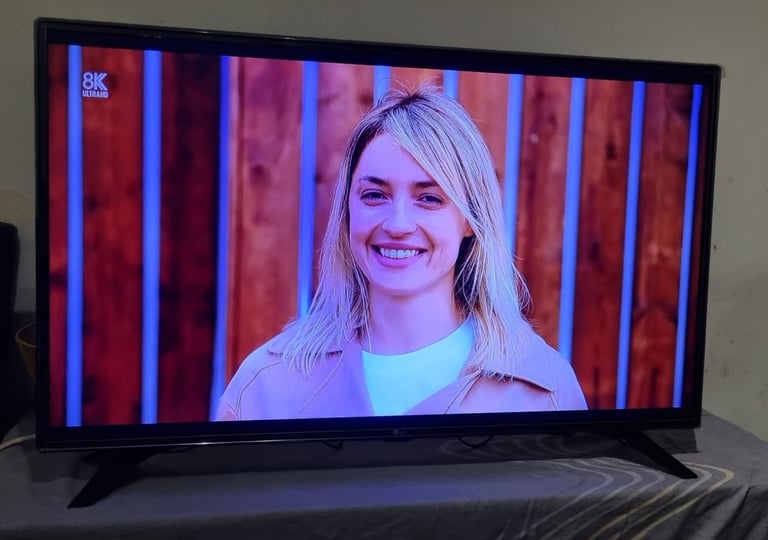 LG Smart WebOS 43inch Tv (Please Read Description)